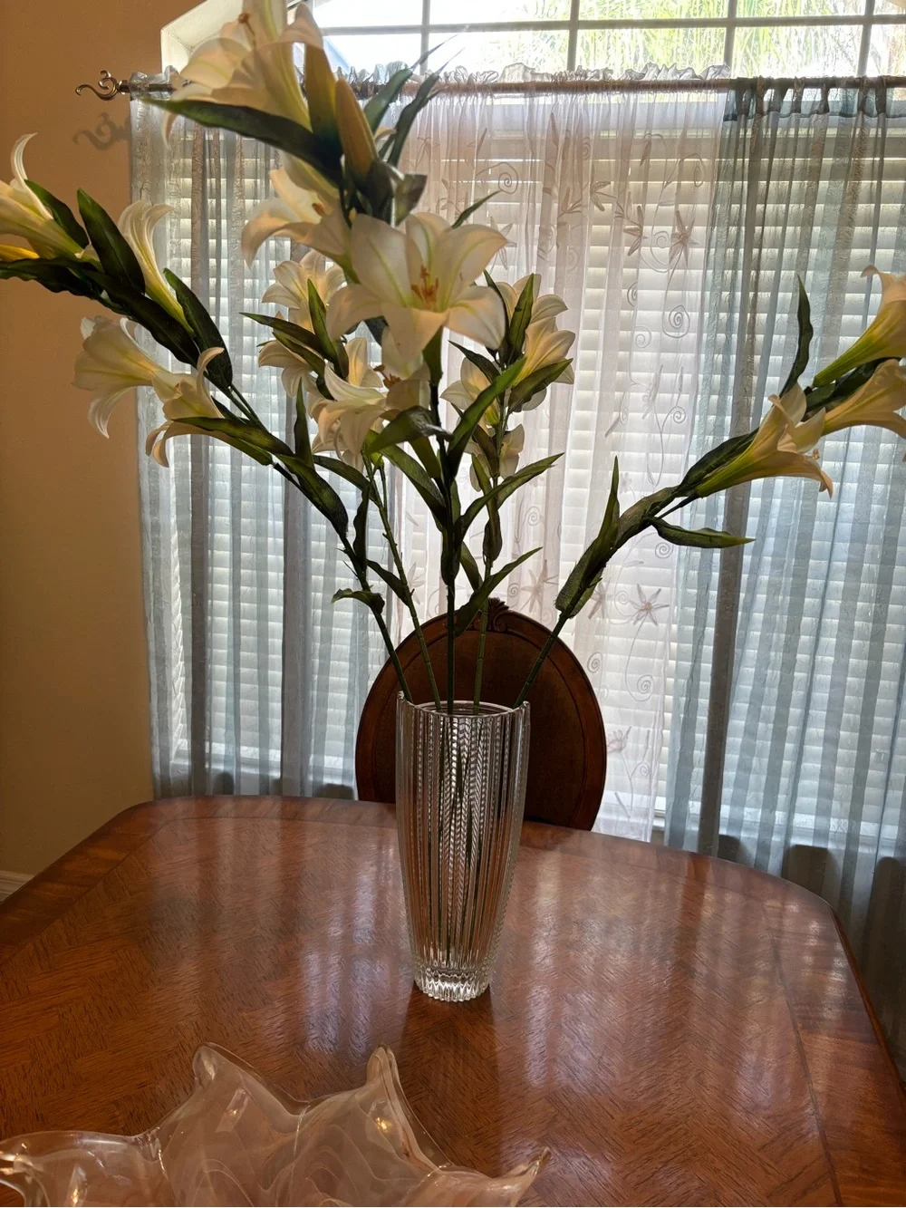 Elegant White Lily bouquet